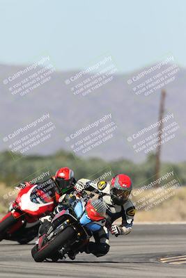 media/Oct-13-2025-Moto Forza (Mon) [[a66d839500]]/3-B Group/Session 3 (Turn 16)/